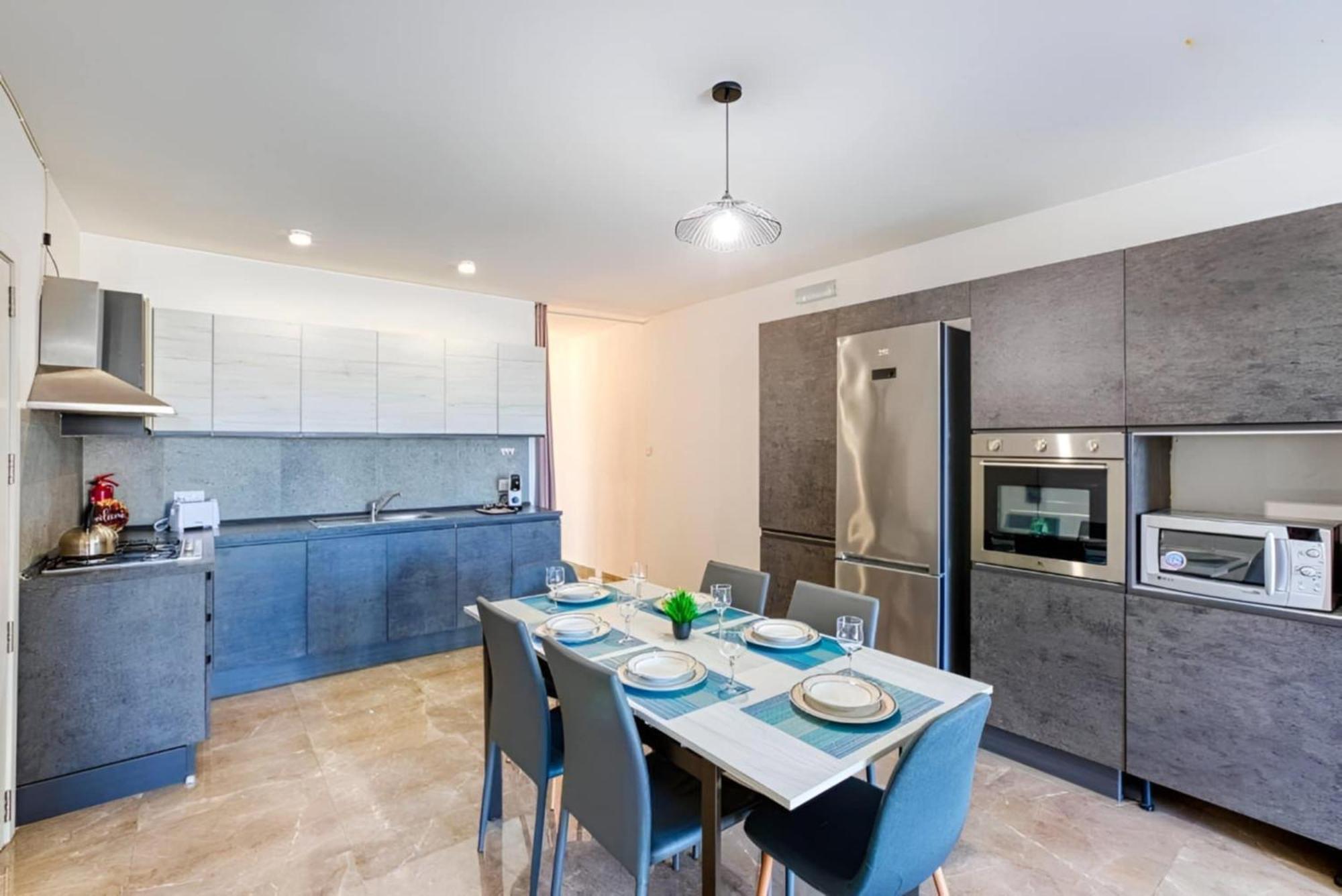 Large, 3 Bedroom Apartment In Marsascala Marsaskala Εξωτερικό φωτογραφία